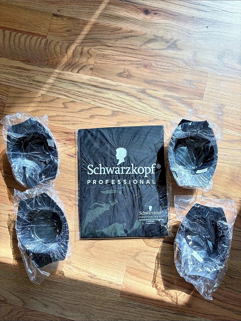 Schwarzkopf Professional Cut/Color Snap Cape Black